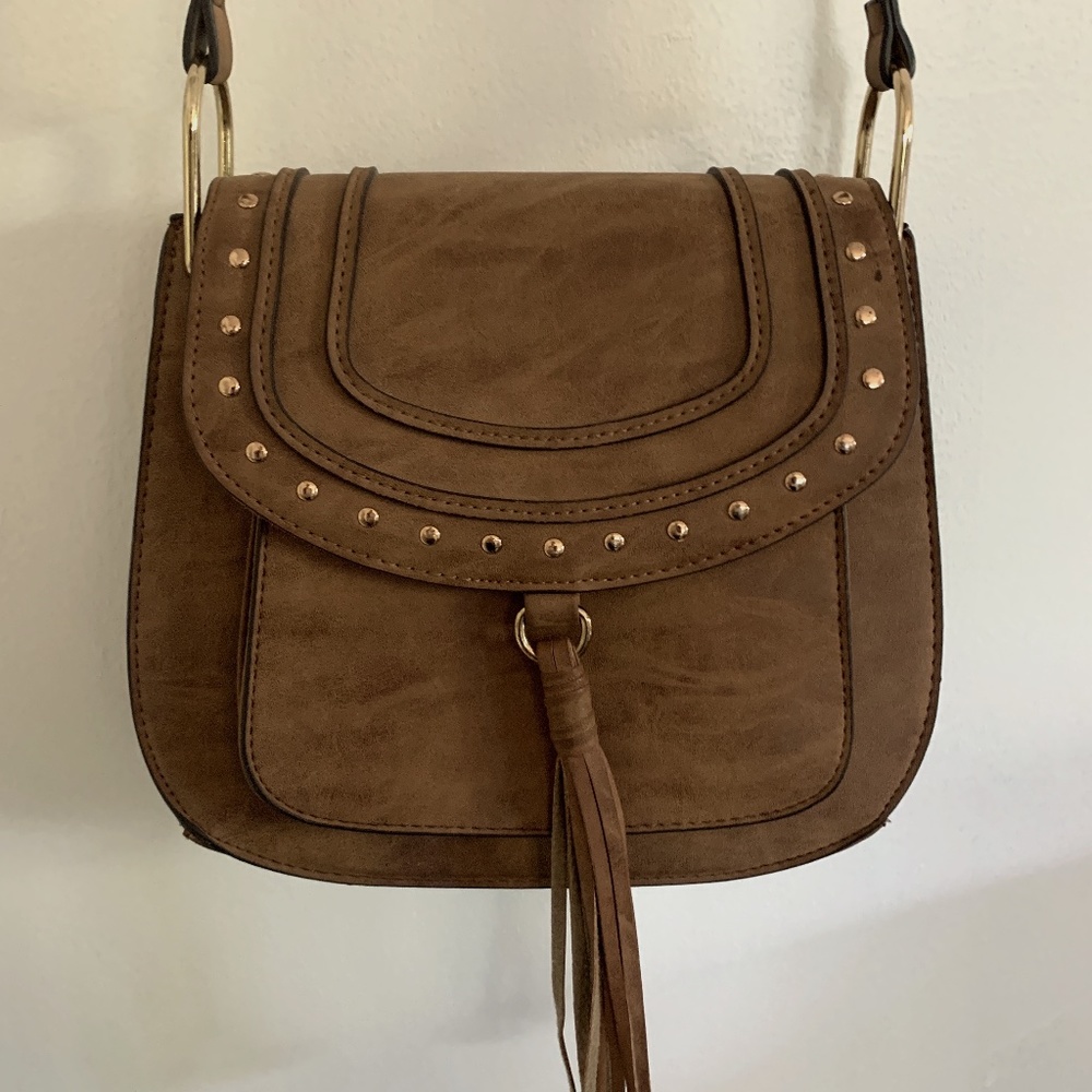 SADDLEBAG STYLE CROSSBODY ( Franco Sarto)